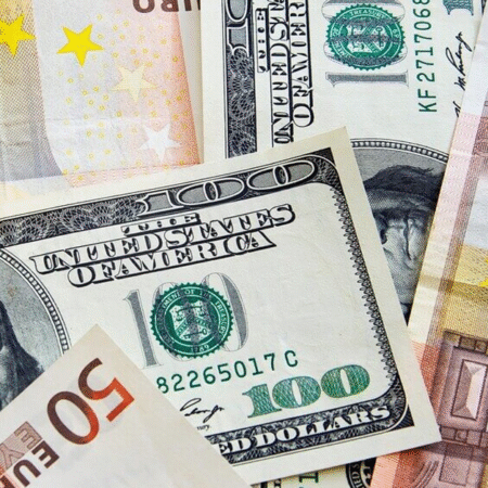 EUR/USD remains under pressure as Eurozone inflation softens