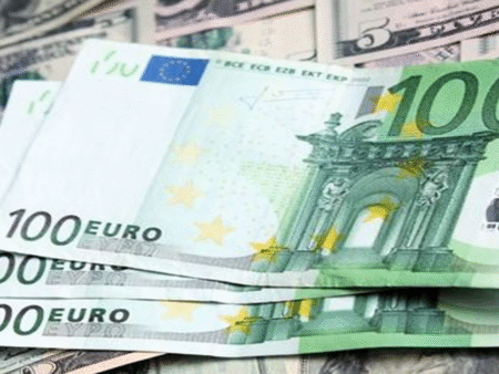 EUR/USD Holds Near Monthly Lows as Focus Shifts to the Federal Reserve