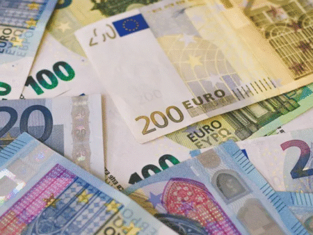 EUR/USD Remains Under 1.1600 as Fed Rate Cut Bets Limit Downside Pressure